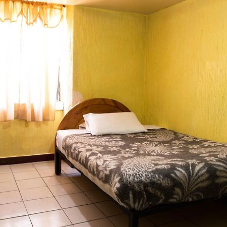 Hostal Carlos Luis Quito Eksteriør billede