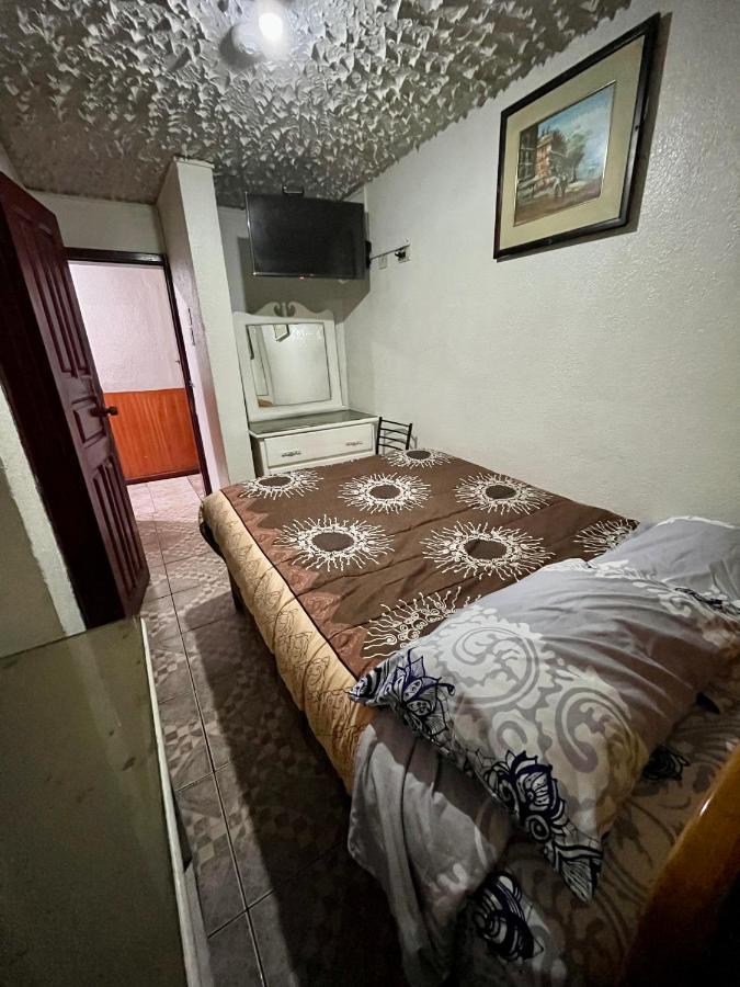 Hostal Carlos Luis Quito Eksteriør billede