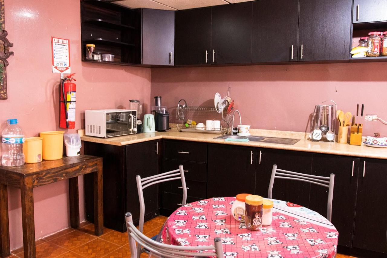 Hostal Carlos Luis Quito Eksteriør billede
